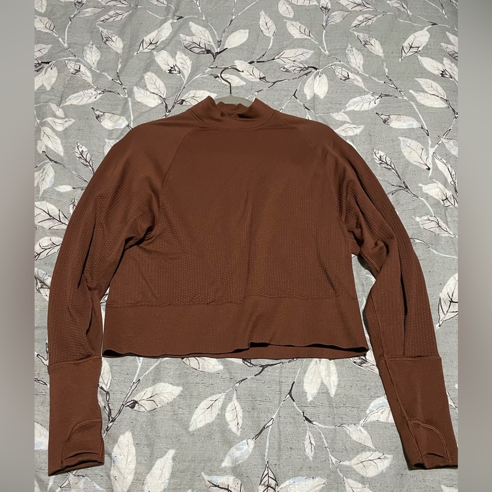 Lululemon engineered warmth pullover size 8
